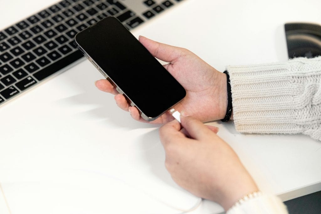 How to make phone battery last longer – infographic