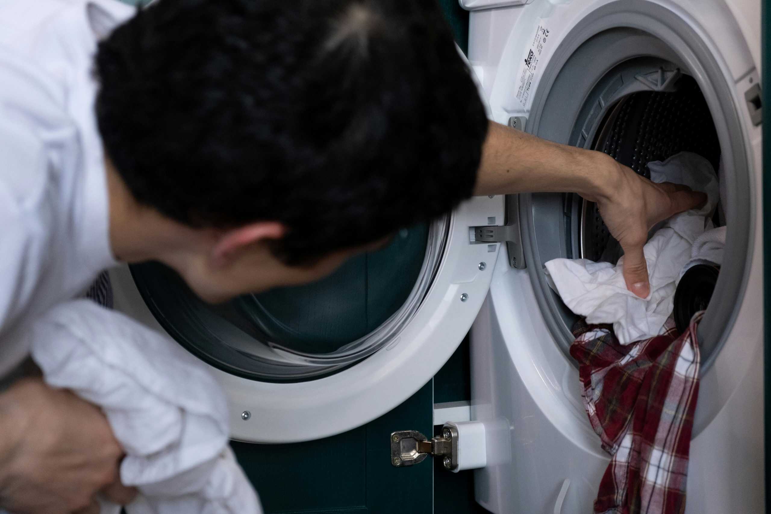 How to Remove Stubborn Stains from Clothes: Simple and Proven Methods